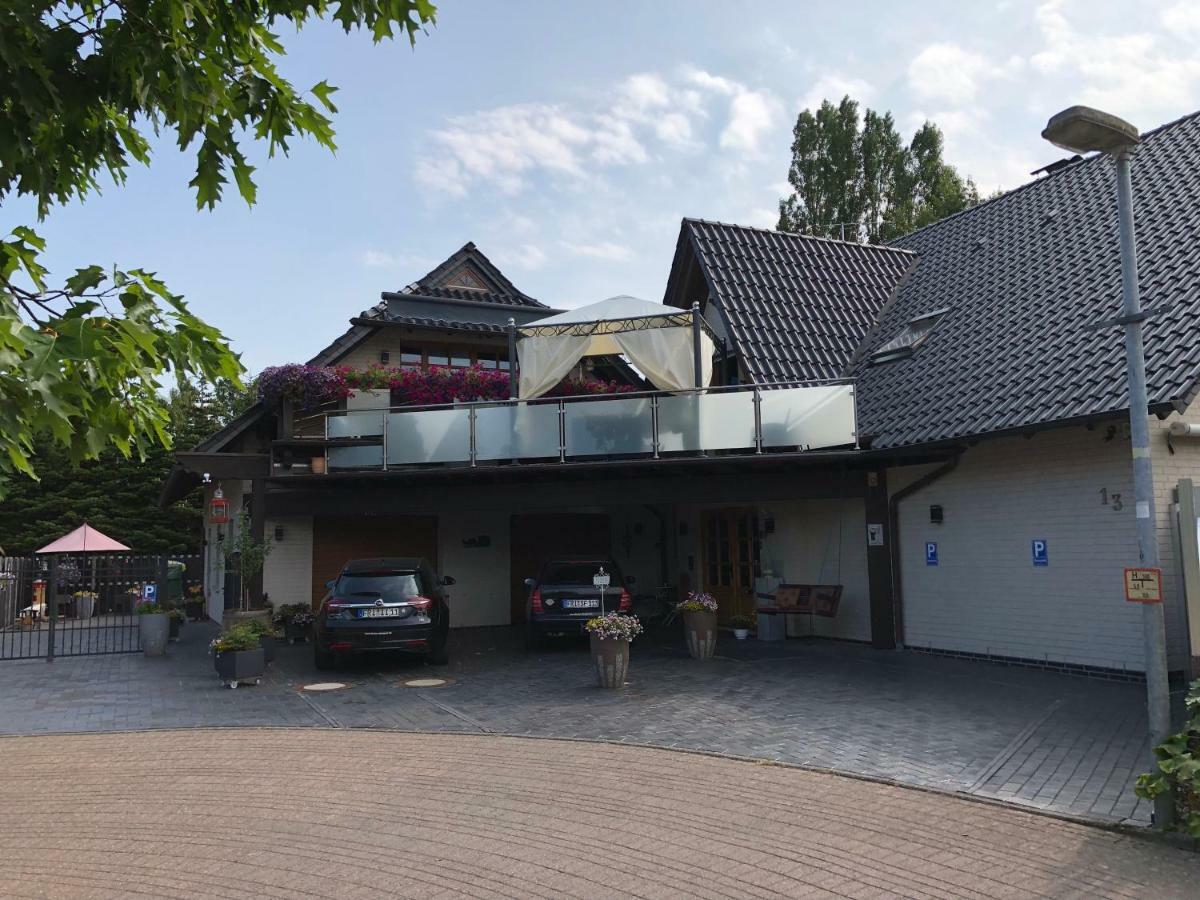 Komfortable Apartments In Der Villa Eule Варел Екстериор снимка